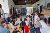 Osterbaum, música e contação de histórias marcam a semana nas unidades de ensino de Itajaí