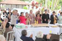 Corte de bolo marca comemorao de 24 anos do CCI