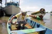 Quase 400 pescadores e trabalhadores da indstria da pesca so orientados em ao de combate  dengue