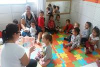 Projeto em CEI do bairro Espinheiros estimula gosto pela leitura