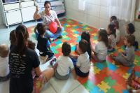 Projeto em CEI do bairro Espinheiros estimula gosto pela leitura