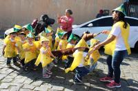 Escolas municipais promovem desfiles nos bairros