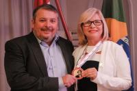 Secretaria de Educao recebeu a Medalha de Ouro Alferes Tiradentes