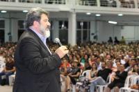 Oito mil pessoas participam da palestra com Mrio Sergio Cortella em Itaja