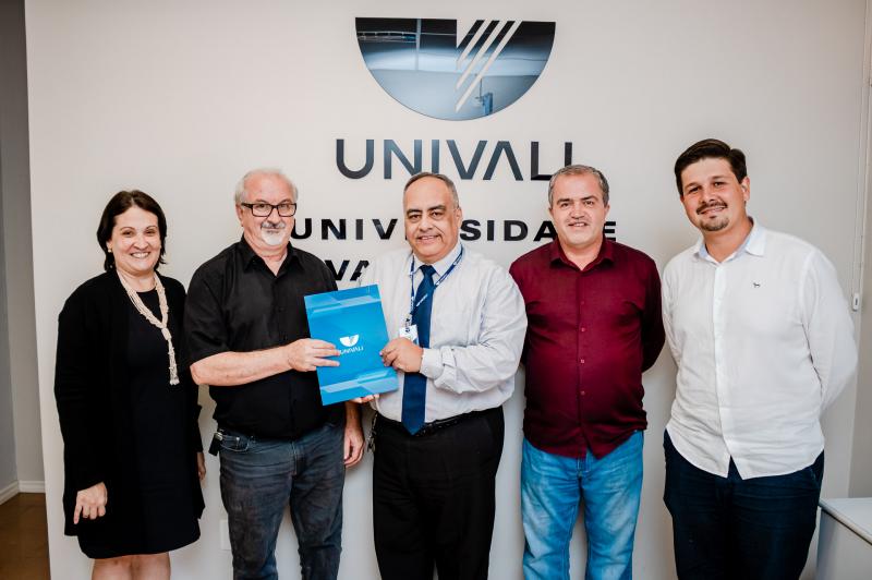 Conservatório de Música firma termo de cooperação com a Univali para concessão de bolsas
