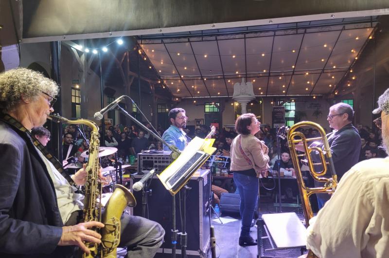 Gilberto Gil se apresenta no 25º Festival Musical de Itajaí nesta quarta-feira (06)
