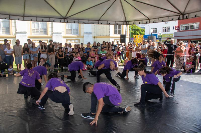 Itajaí contará com mostra e aula coletiva em alusão ao Dia Internacional da Dança