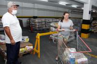 Coronavrus: Itaja entrega mais de 700 cestas bsicas no primeiro dia de distribuio