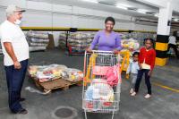 Coronavrus: Itaja entrega mais de 700 cestas bsicas no primeiro dia de distribuio