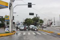Retorno de quadra da rua Heitor Liberato recebe mais dois semforos e est finalizado