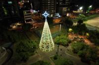Iluminao natalina em Itaja  atrativo para a retomada da atividade econmica local