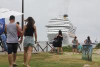 Primeiro navio da temporada chega a Itaja com milhares de turistas