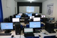 Educao entrega mais de 100 computadores para laboratrios de informtica da Rede Municipal
