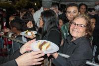 Aniversrio de Itaja  comemorado com a distribuio de 12 mil fatias de bolo  populao 