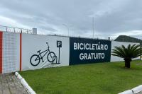 Vila da Regata de Itaja oferece bicicletrio com 150 vagas gratuitas