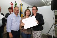 54 famlias do Rio Bonito recebem escritura em projeto de regularizao fundiria em Itaja