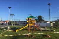 Novos equipamentos de recreao infantil so instalados nos bairros de Itaja